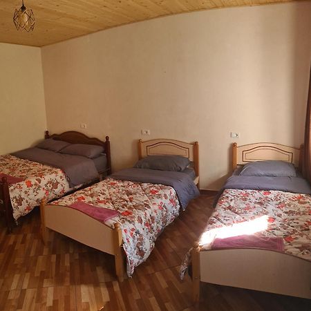 Guest House Emanueli Tropoje Екстер'єр фото